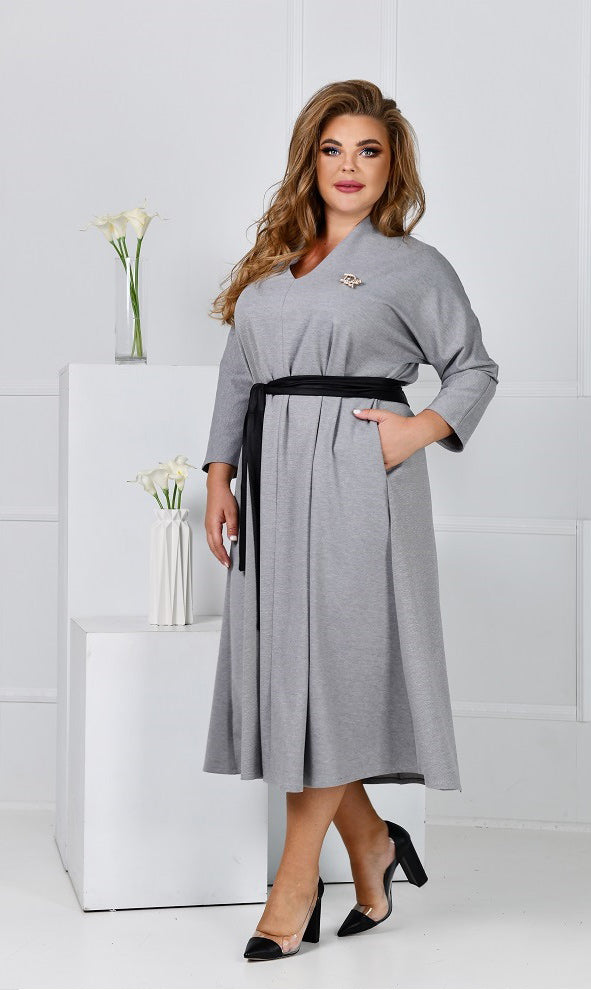 Maxikleid in Grau mit Gürtel