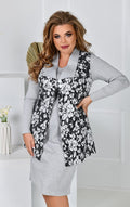 Zweiteiler in Grau mit Blumenprint