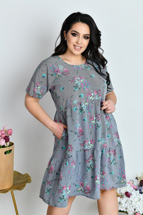 Maxikleid in Grau gestreift kurz