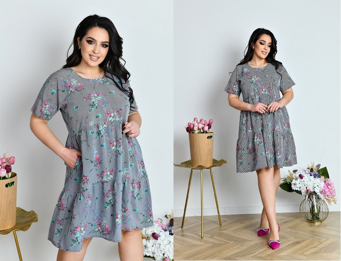 Maxikleid in Grau gestreift kurz