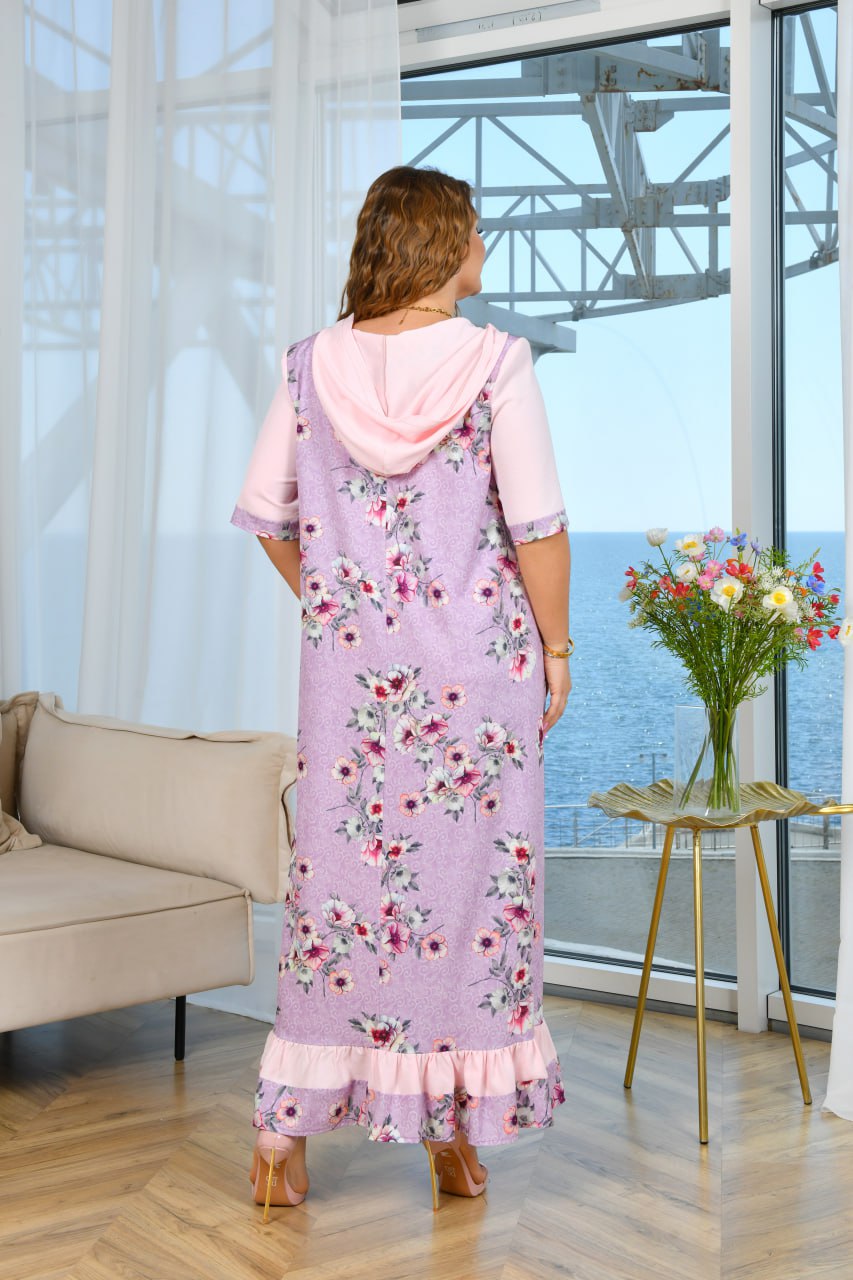 Maxikleid in Rosa mit Kapuze