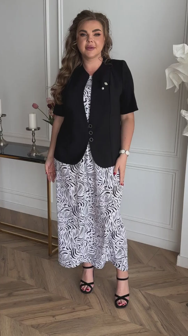 Kostüm in Schwarz im Zebra-Look