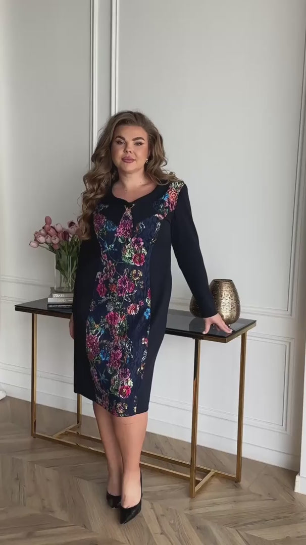 Kleid in Grau mit Blumenprint