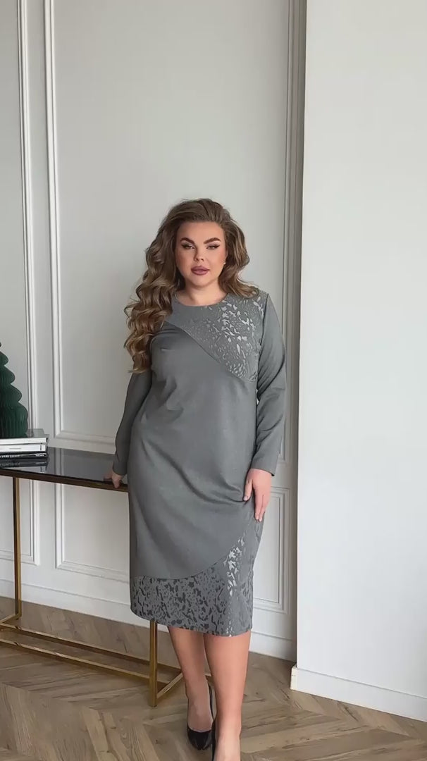 Kleid in Grau